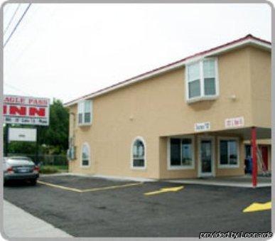 Eagle Pass Inn Экстерьер фото
